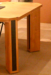 Tafel: Contessa Cornelia Kastanje, zwart kwartsiet, hardwasolie. Jan van Tiggelen. meer foto's